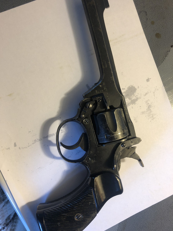 FFFBA139-85C6-41B9-9406-AEEBED1B0DA1