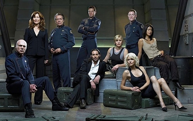 BATTLESTAR-GALACTICA-2-FOTOR.jpg