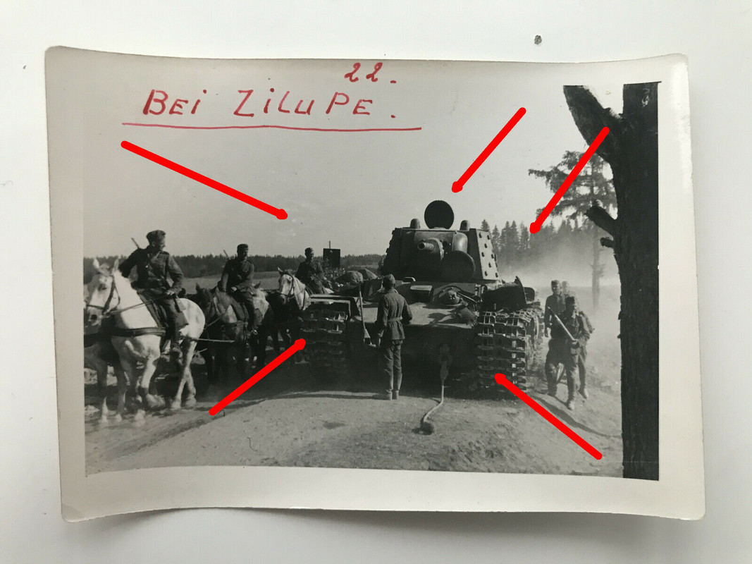 Foto Rußland, Inf. Rgt. 410, KW 1 Panzer bei Zilupe, Beutepanzer, .