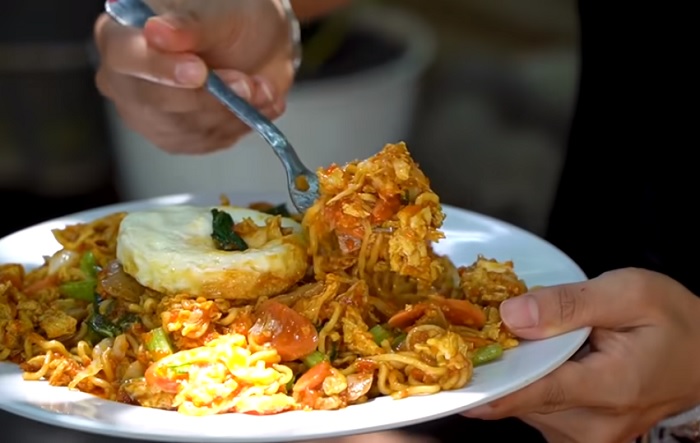 Sajian Mie Jengkang level 1 yang berisi hingga 60 cabai rawit.