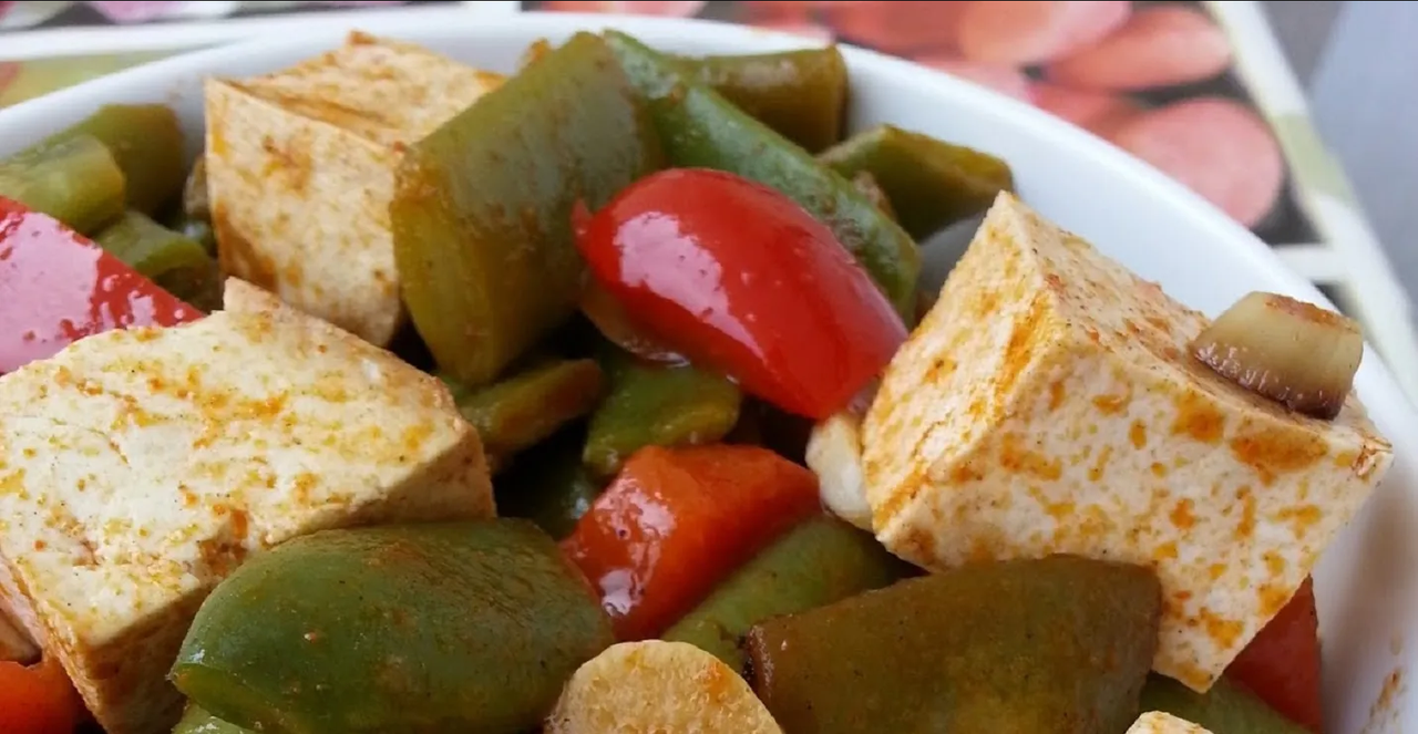 ¿Qué es lo más sano para cenar? Prueba esta deliciosa receta de tofu marinado