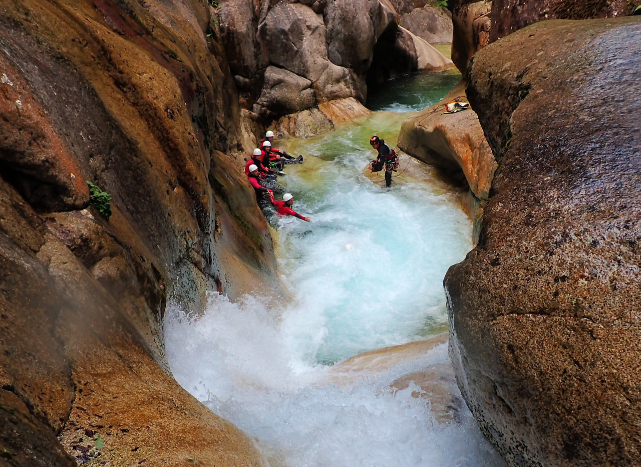 Canyon du Soussouéou en gros débit Vallée d'Ossau aquatique