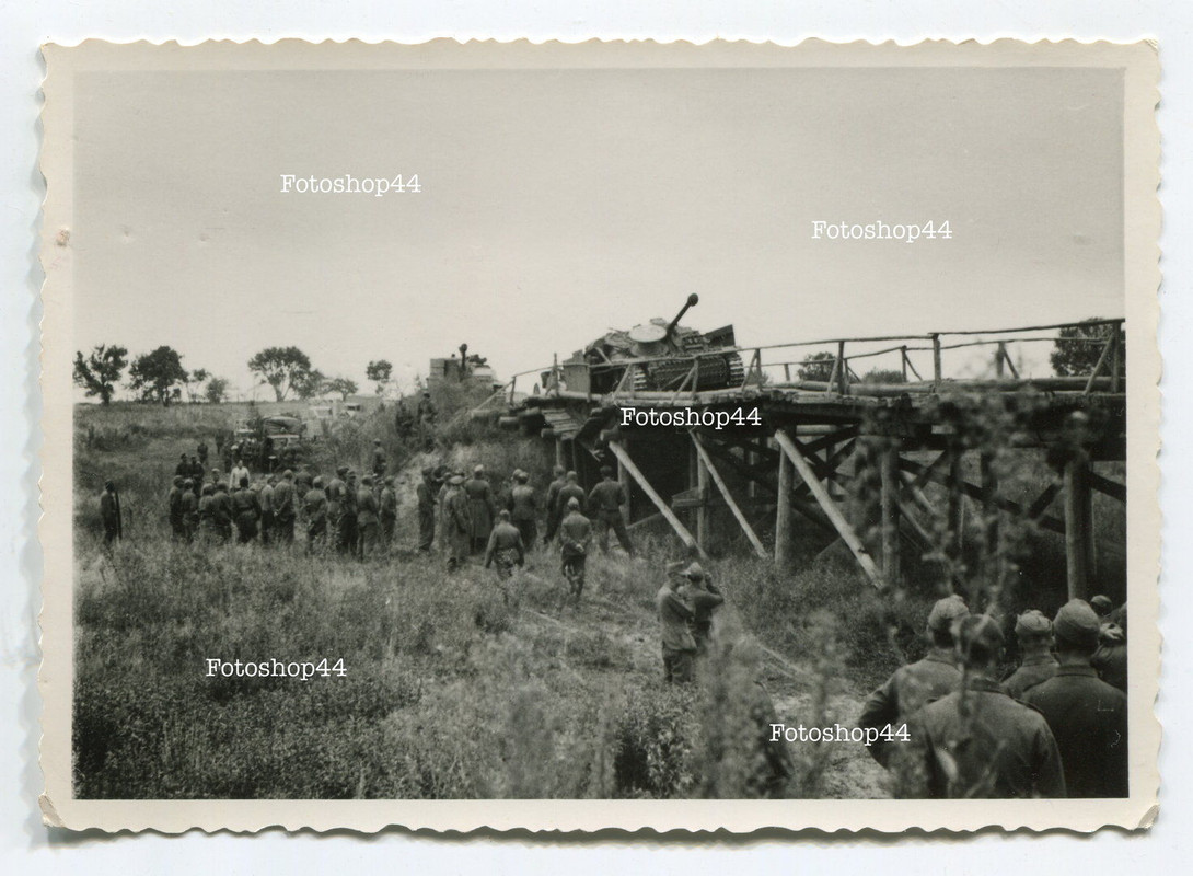 Foto Sturmgeschütz , Stug. Langrohr , Seitenschürzen , Panzer