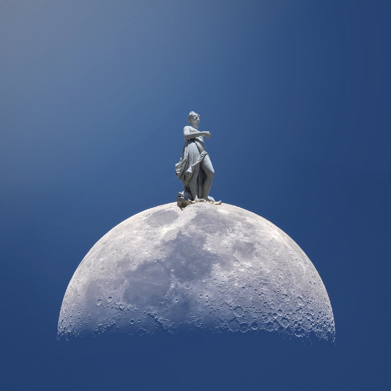 grey-moon-statue.jpg