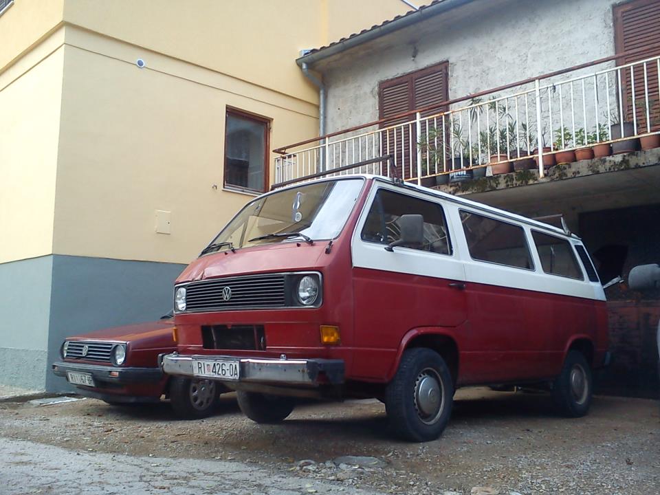 307781_2589176890959_210845013_n