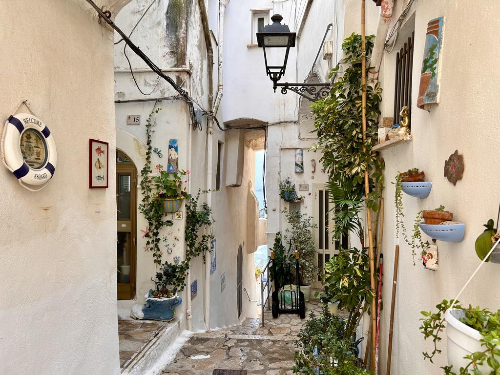 Жаркий сентябрь на побережье Тирренского моря.