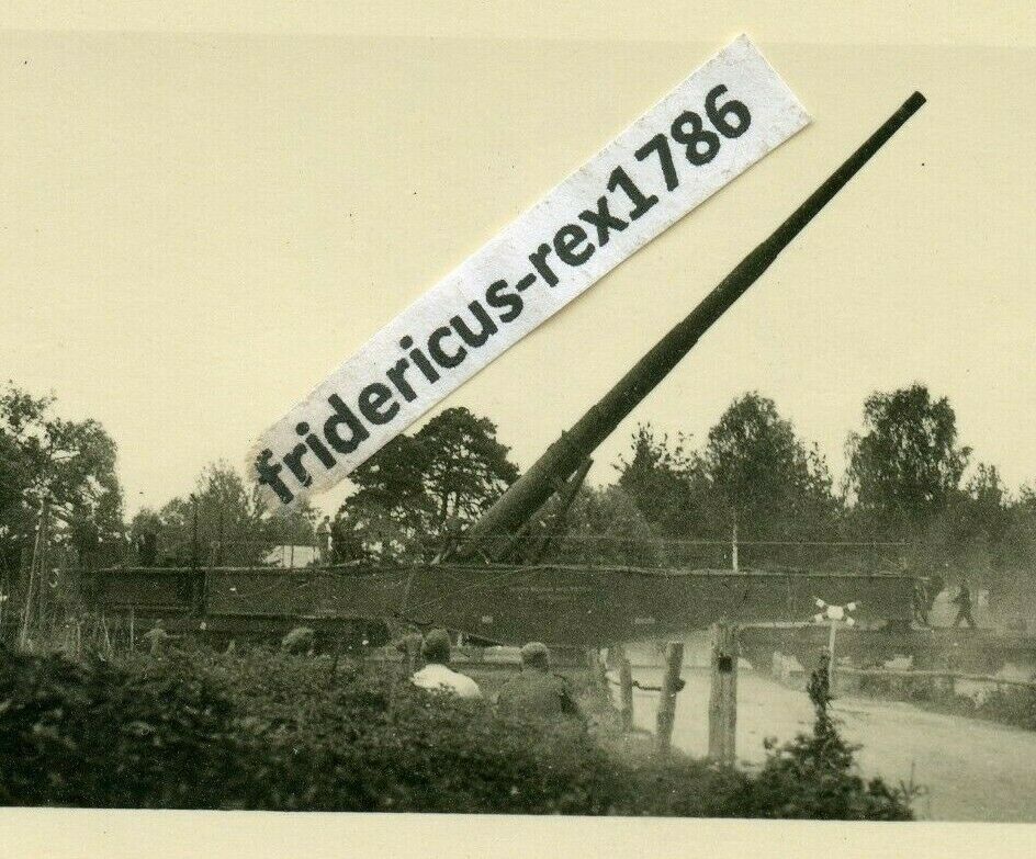 Foto 1 Eisenbahngeschütz 28-cm-Kanone 5 Leopold  mit Abschuss Bilanz.
