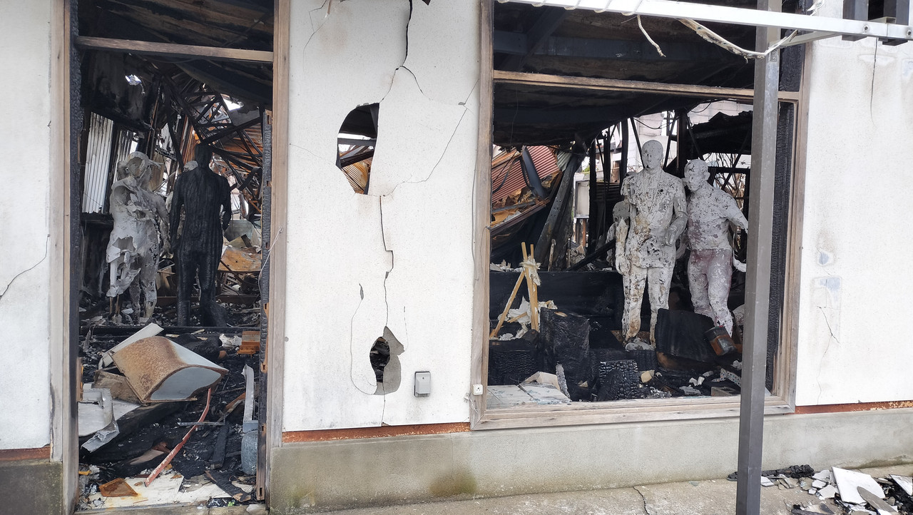 建物内部正面 - コピー