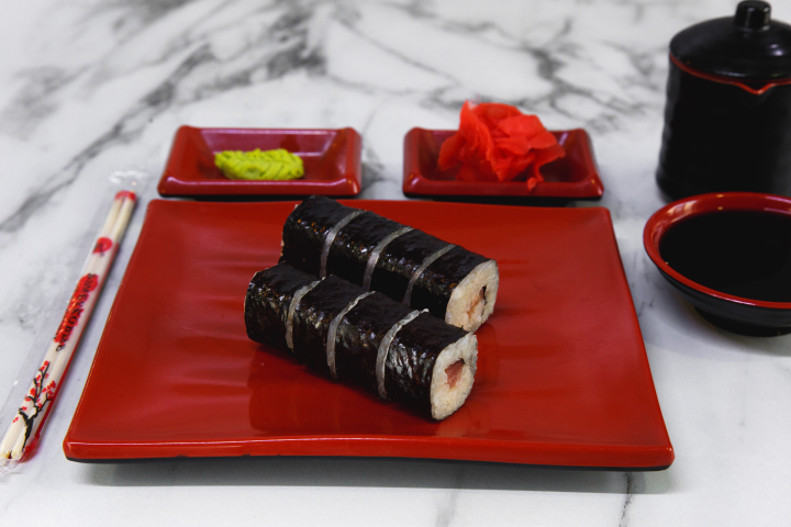 Ролл с тунцом