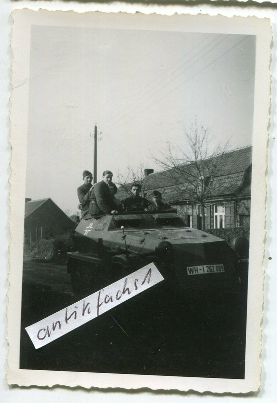 Schützen-Panzer _SPW´s der 26.Panzer-Division in Mons in Belgien 1942