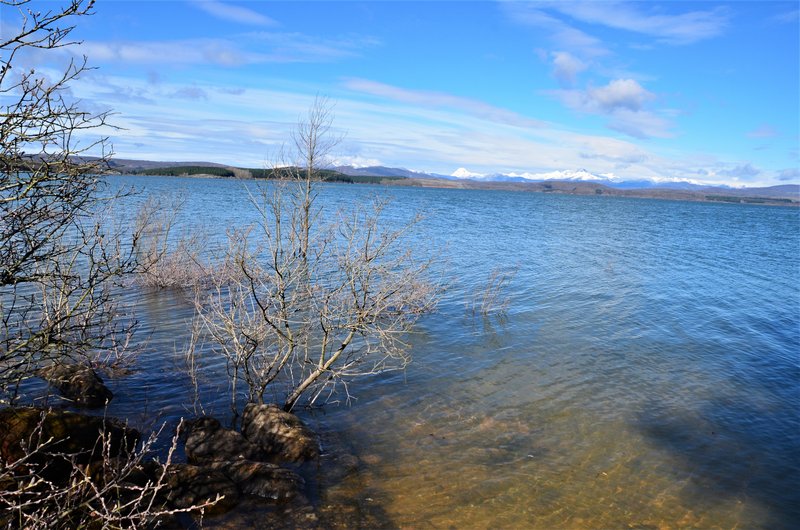 EMBALSE Y CASTILLO DE AGUILAR DE CAMPOO-4-4-2014-PALENCIA - Paseando por España-1991/2016 (4)