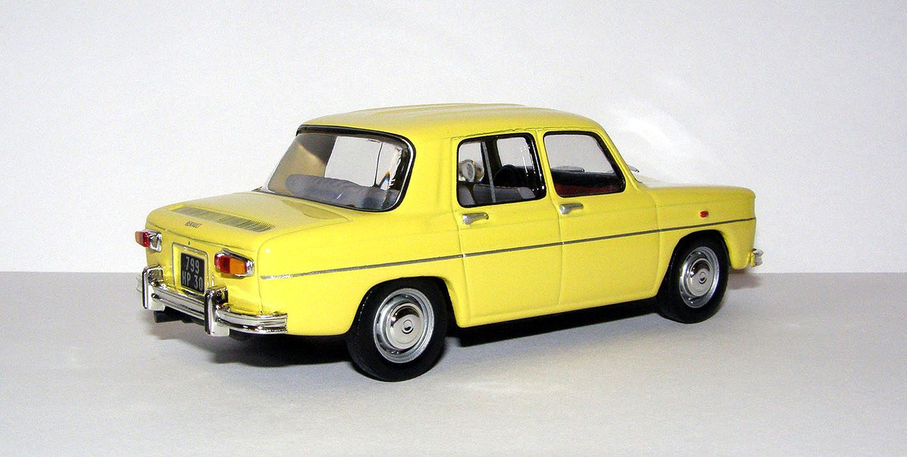 1962 Renault R8 (R1130) (IXO Models for Altaya) 2