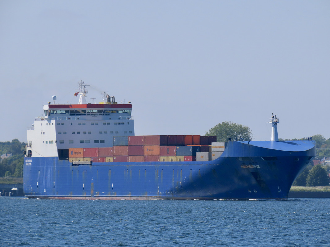 9C762201-3DEB-4107-B7E0-56BF981C73D2