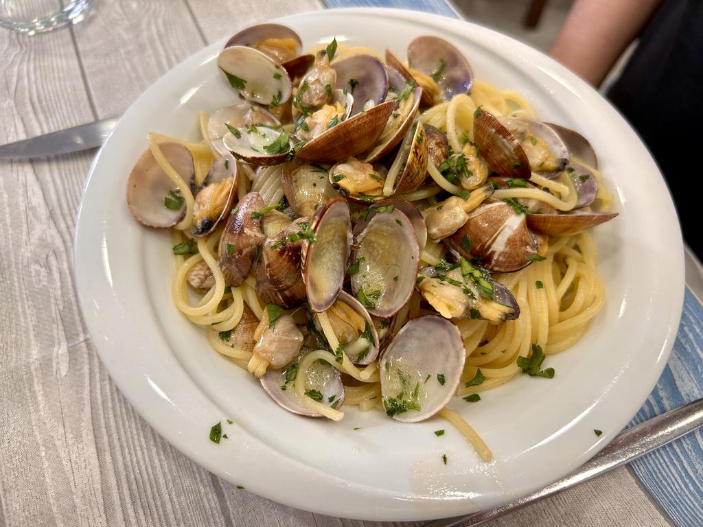 Жаркий сентябрь на побережье Тирренского моря. Жаркий сентябрь на побережье Тирренского моря.