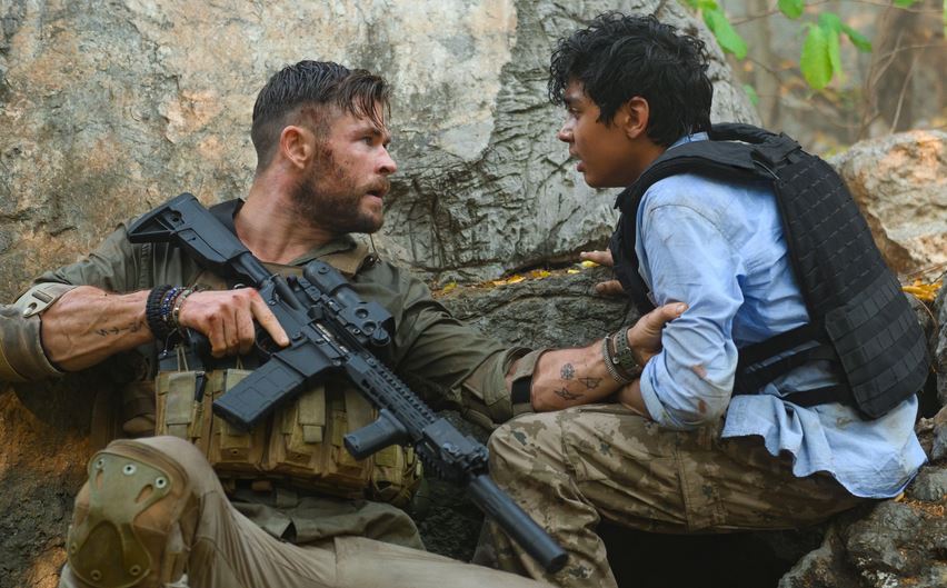 EXTRACTION-CHROS-HEMSWORTH.jpg