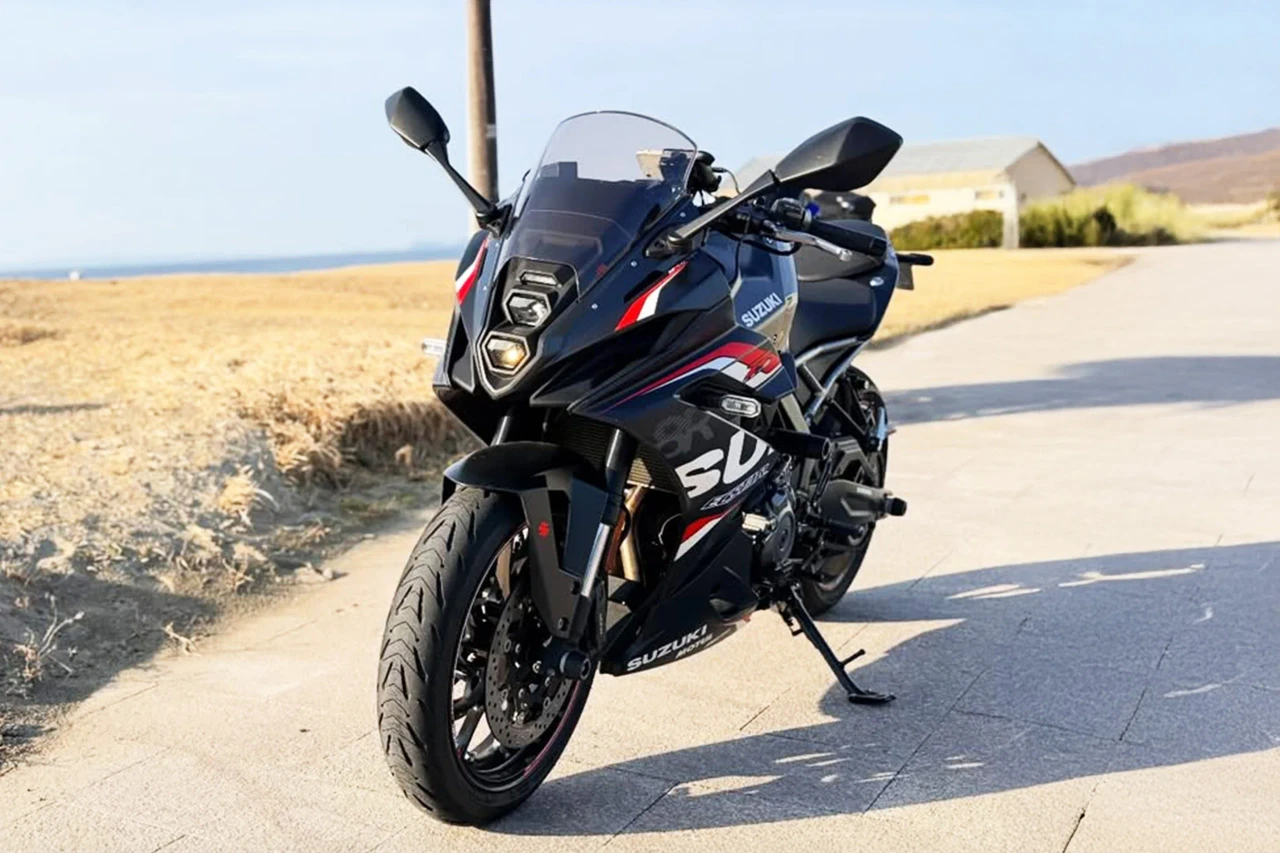 Suzuki GSX-8R tyre fitment context