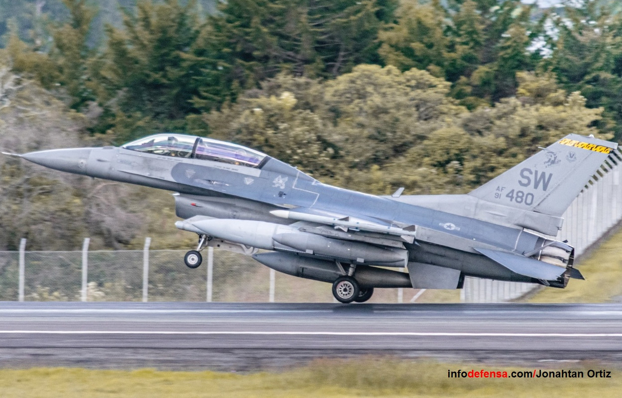 EEUU despliega seis F-16 en Colombia para reforzar la cooperación entre ambas Fuerzas Aéreas