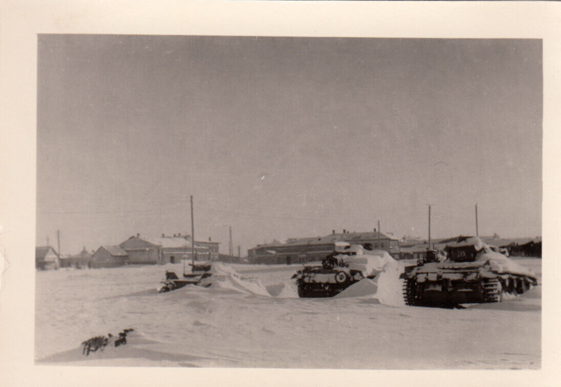 Eingeschneite deutsche Kampfpanzer in Rußland