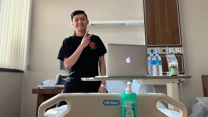 Daviest Ong saat menjalani isolasi di salah satu RS Gleneagles, Singapura