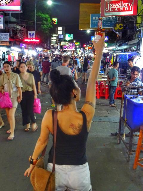 3 SEMANAS VIETNAM Y LAOS viajando solo - Blogs de Vietnam - Hanoi - Bangkok y LA FIESTA (2)