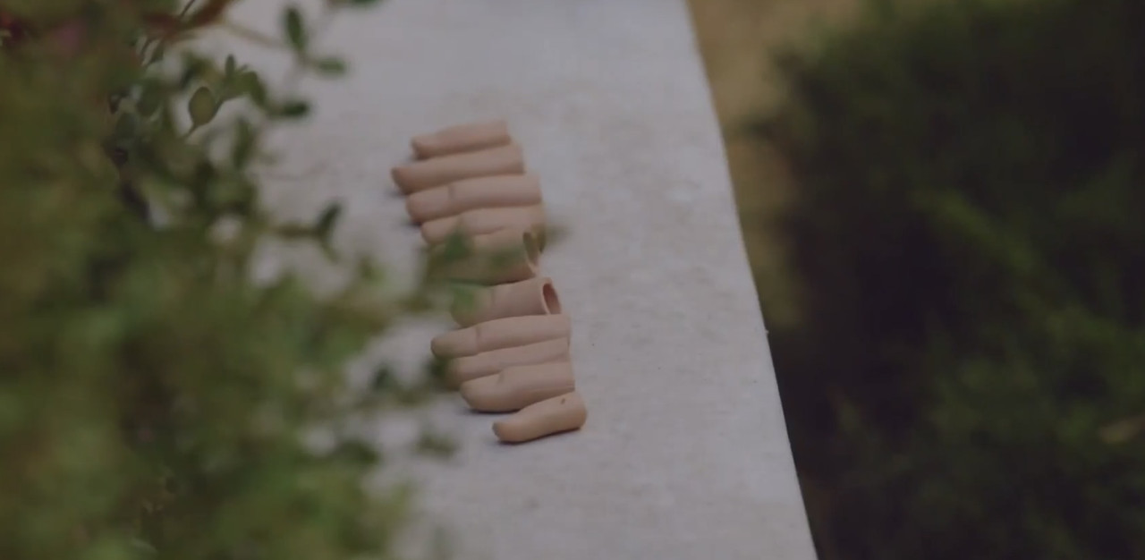 AFAF5AF2-4DF9-444F-AD69-7D394BD80C22