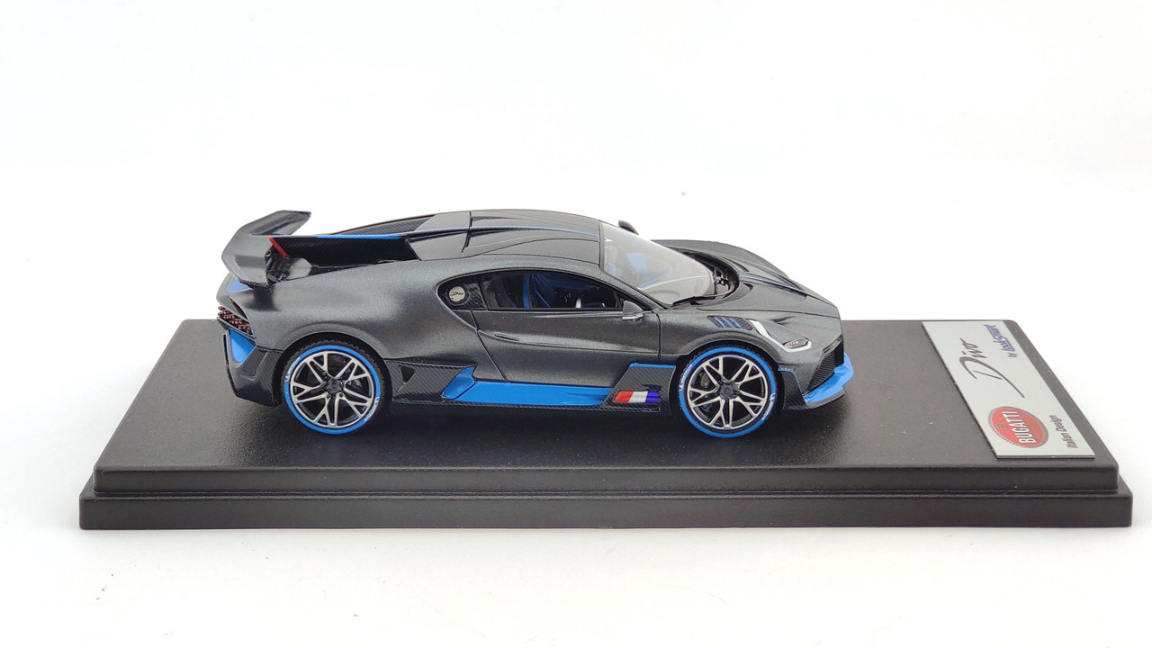 Bugatti Divo grey-blue LookSmart (3)