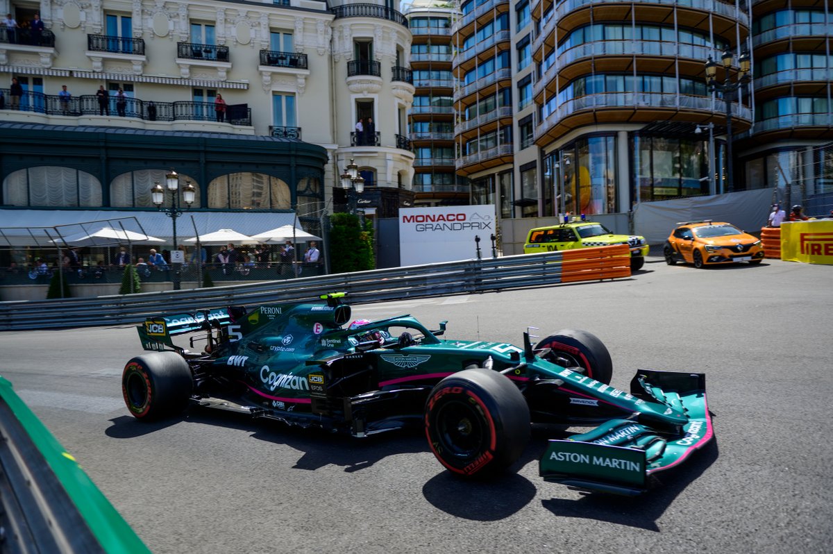 sebastian-vettel-aston-martin--1 (3)