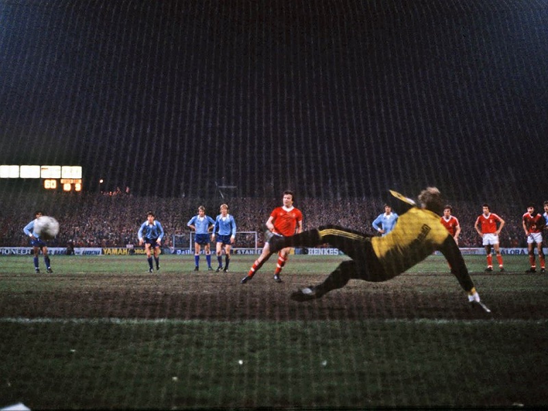 [Image: Robbo-pen-v-Ajax.jpg]