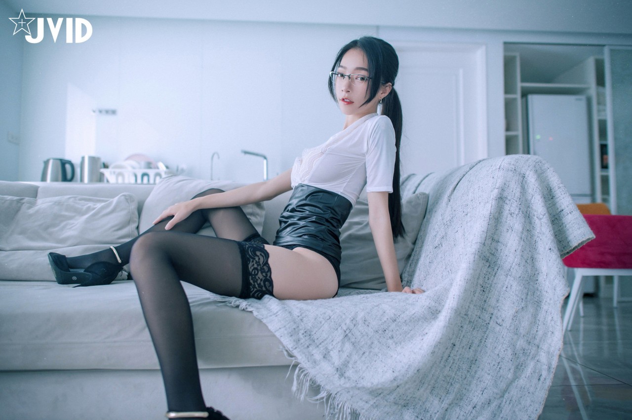 jvid 飘 飘《性感保险业务员》写真作品欣赏，较为性感的风格插图5