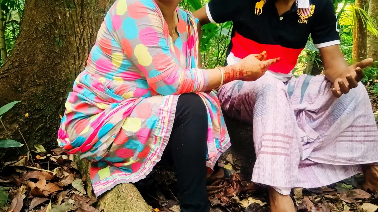 Fuckd and Sexy Talk in the Jungle with the Neighbor.mp4_snapshot_01.52.000