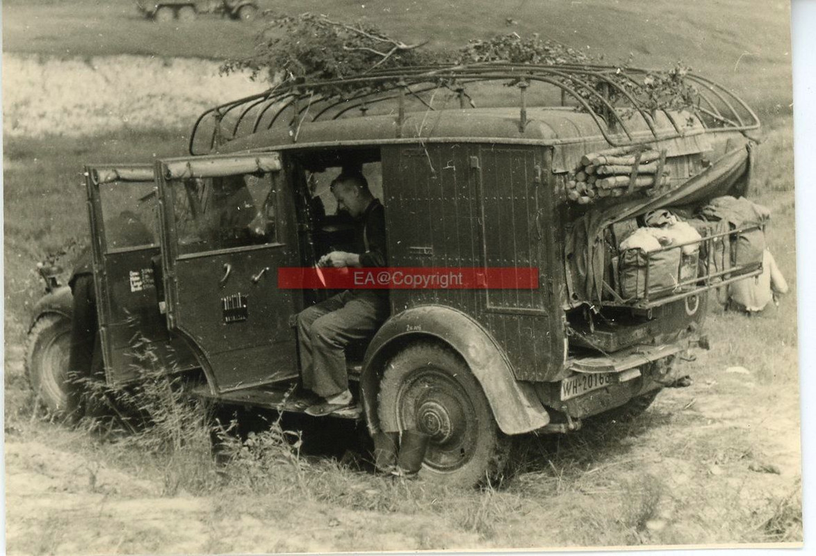 Russland Kämpfe LKW Camion Funker PKW Auto Wagen