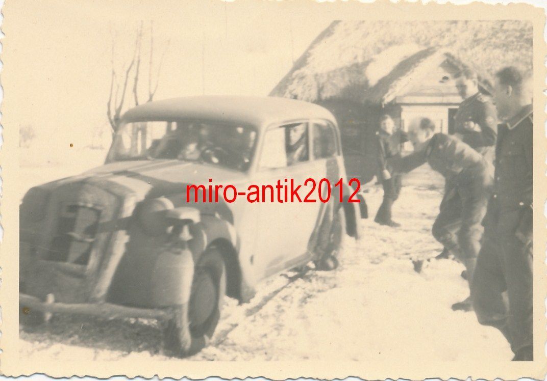 Foto, Wehrmacht, Pkw im Schnee mit Kühlerschutz,