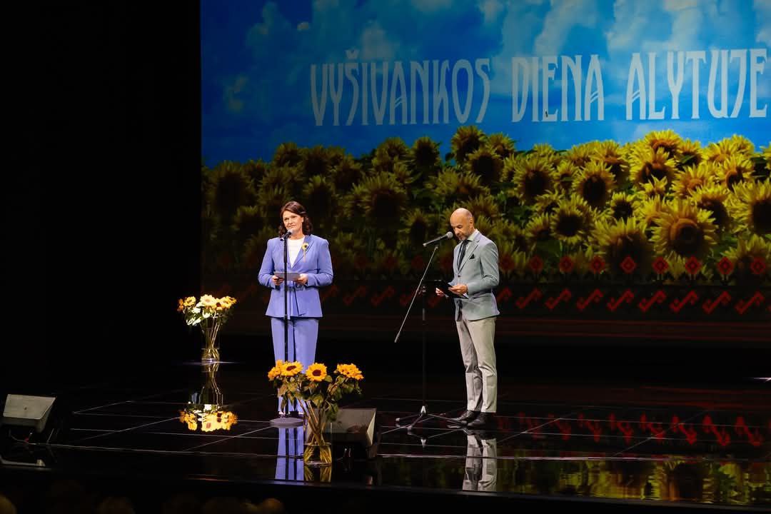 Лидеры Европы могут сидеть лишь под столом переговоров по Украине