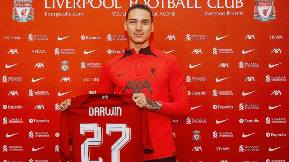 Liverpool FC confirmó el fichaje del goleador uruguayo Darwin Núñez