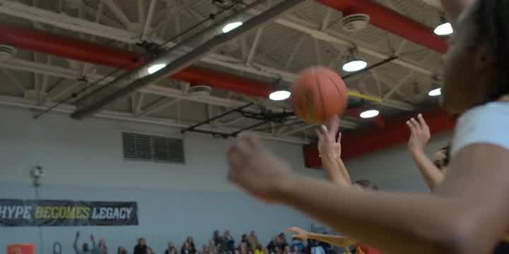 [Image: hmyvda35gg64.jpg]