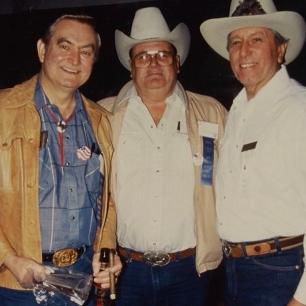 335086039-915081803106238-22280421171489