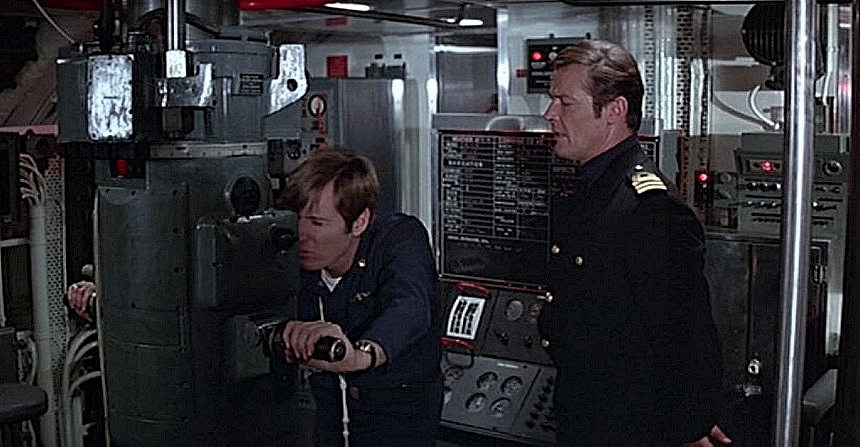 SPY-WHO-LOVED-ME-ROGER-MOORE-FOTOR.jpg