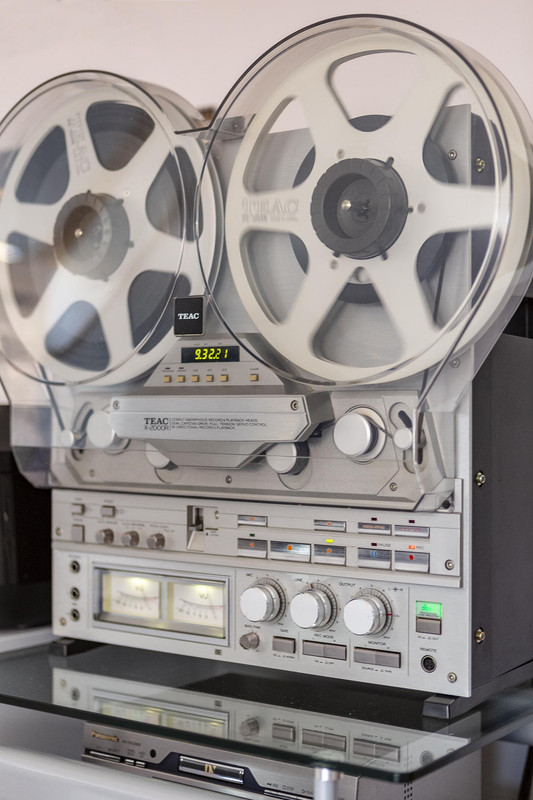 [Bild: TEAC-X2000-R-Bild04-klein.jpg]