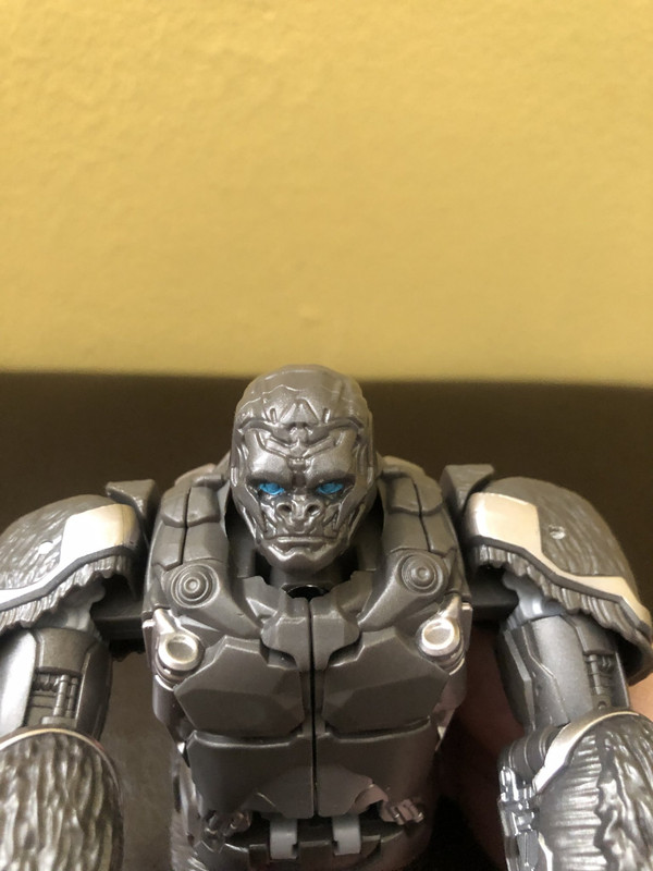 Rise-Of-The-Beasts-Mainline-Voyager-Optimus-Primal-12