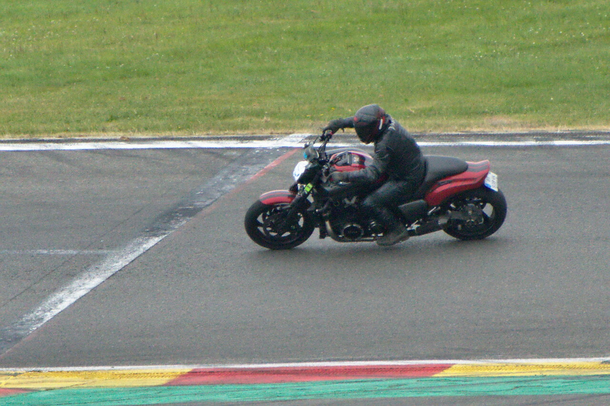 Une journée de roulage à SPA FRANCORCHAMPS - Page 2 R-DSC2992