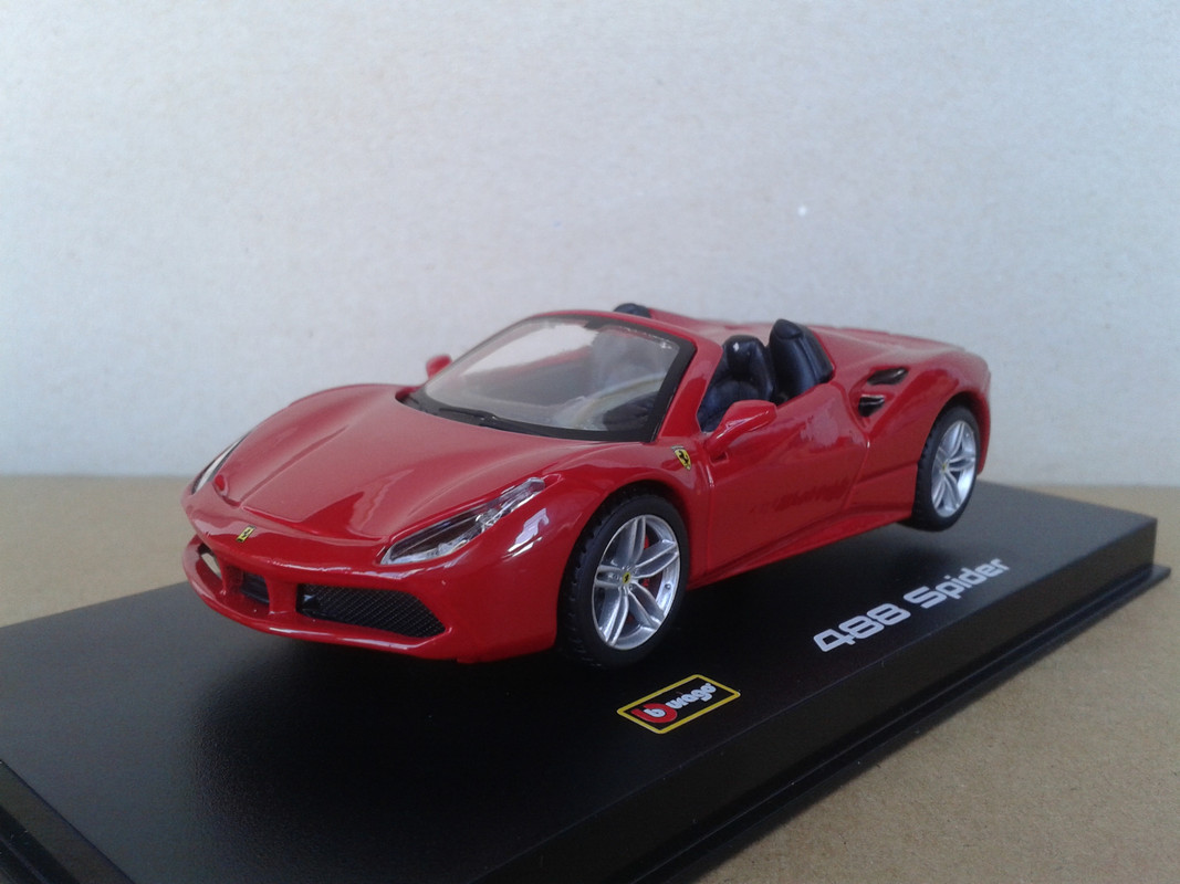 2016 Ferrari 488 Spider (Bburago Signature Series) (3)