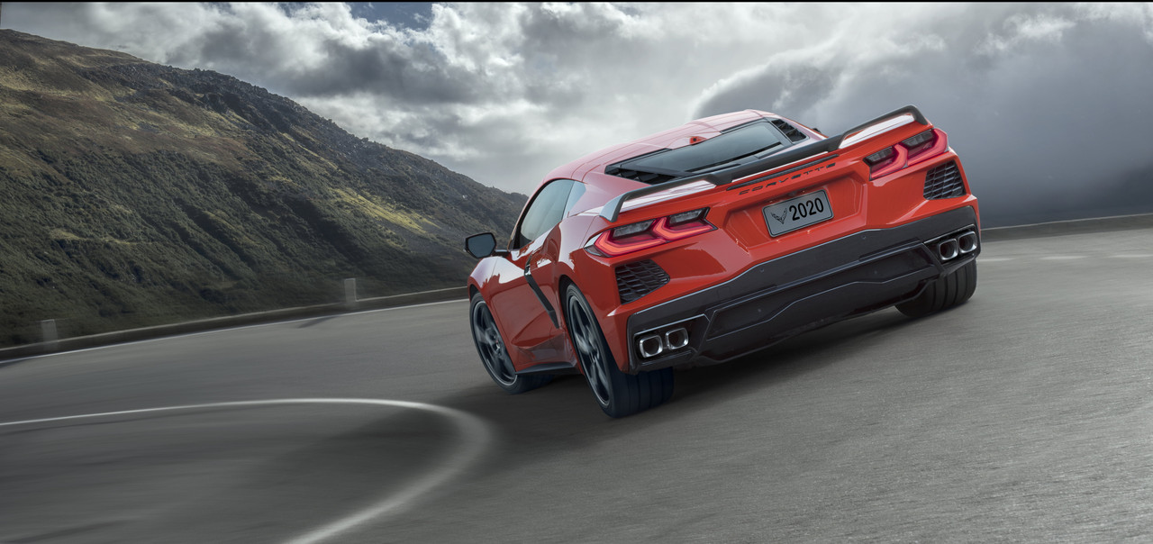 2020-Chevrolet-Corvette-Stingray-003