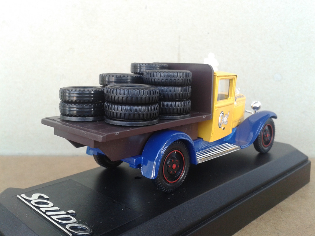 1931 Citroën C4F Plataforma “Michelin” (Solido) (4)