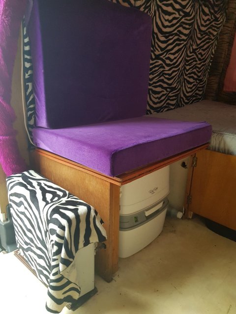 22183039-22CF-489B-95B9-5C9FE9377434