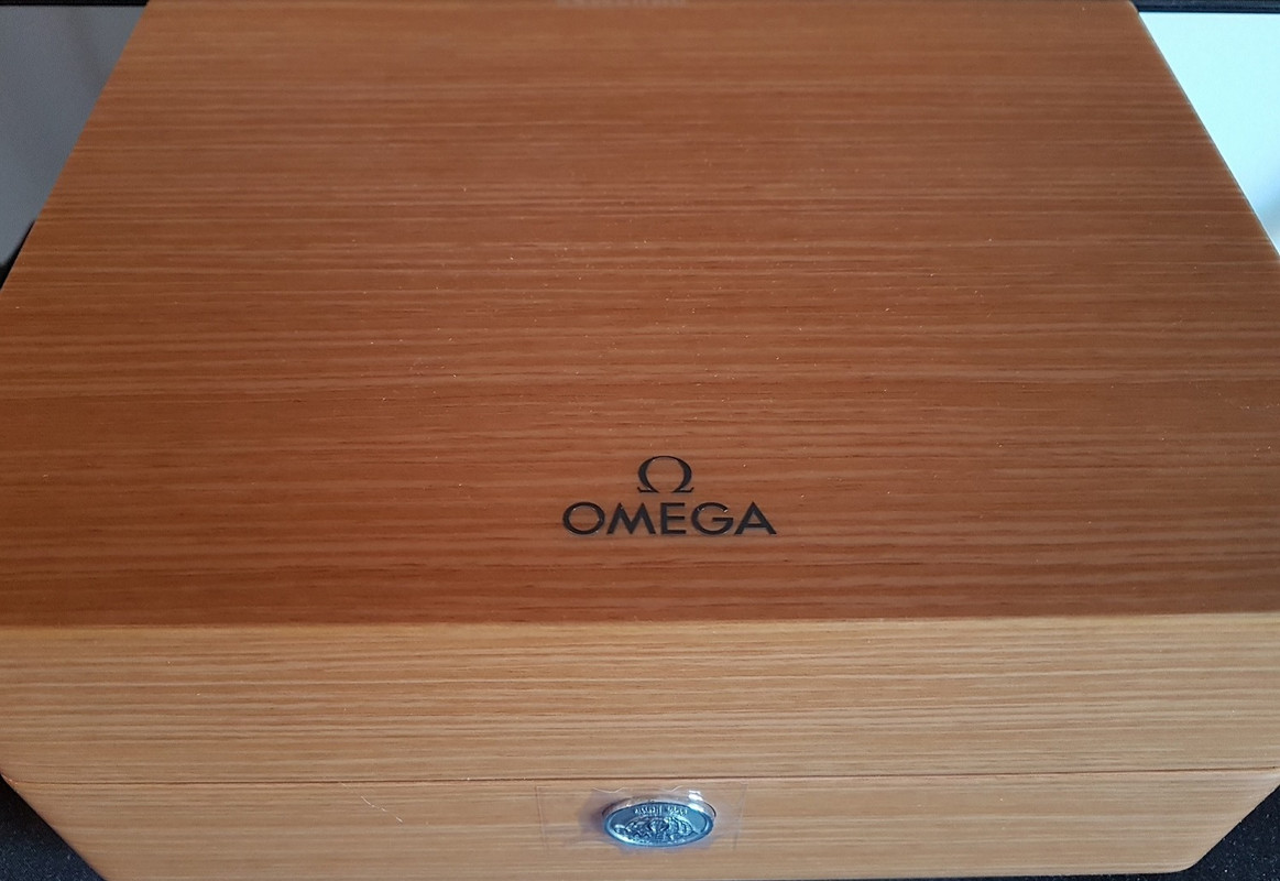 Ω Speedmaster Moonphase Co-Axial Master Chronometer Chronograph 44.25mm Cal.9904   (30)