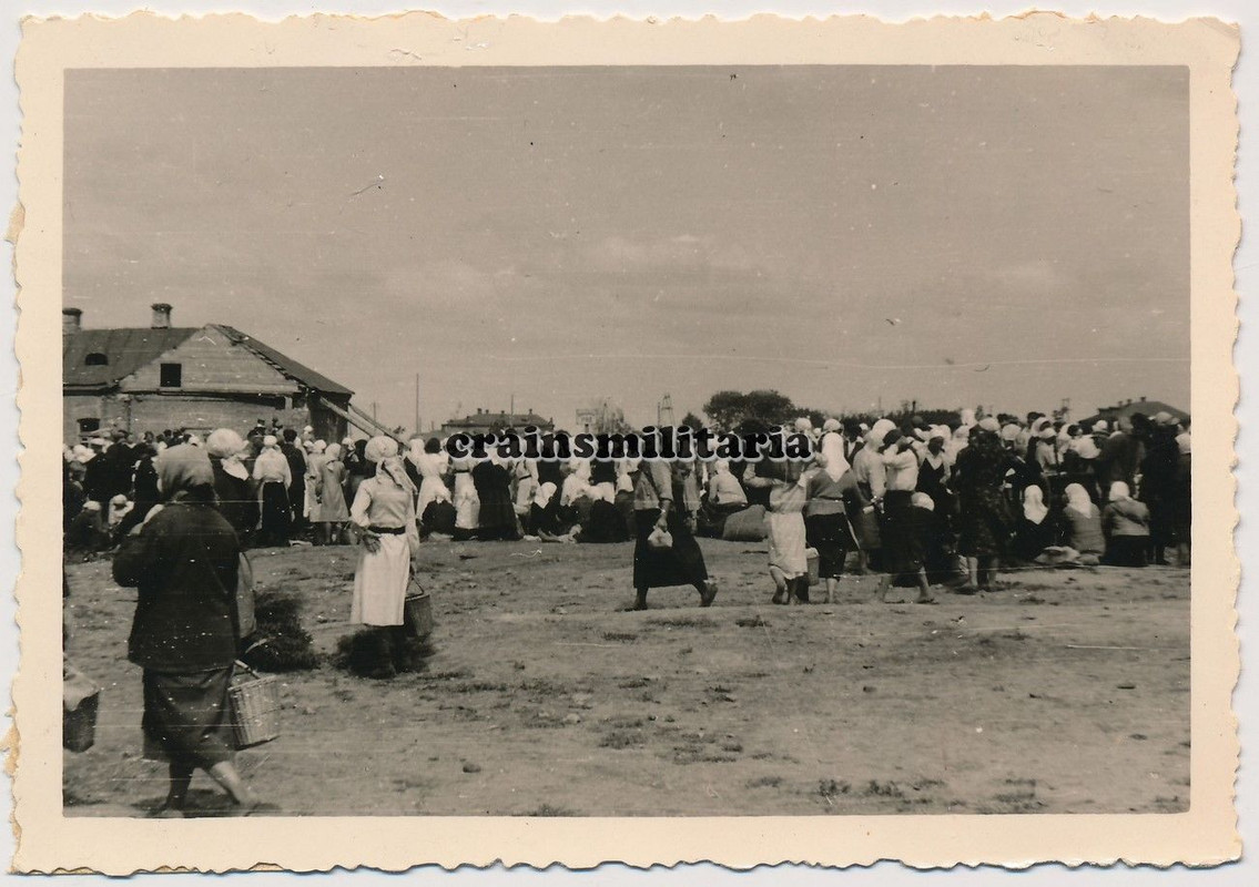 .Foto Frauen Bevölkerung b. Markt in RSCHEW Rshew Wolga Russland