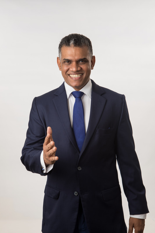 Sanjeev - Lightning Reading coach, professional headshot