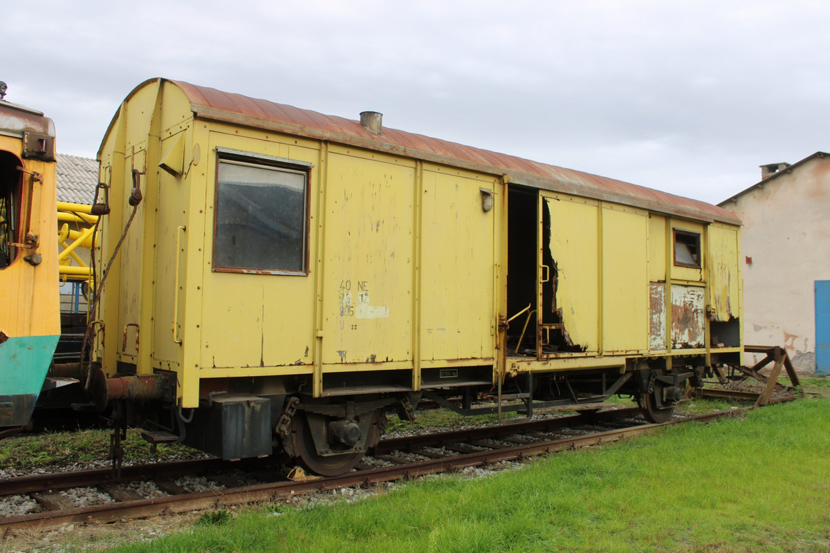 40 78 9050 128 - 8 U-zz(2)