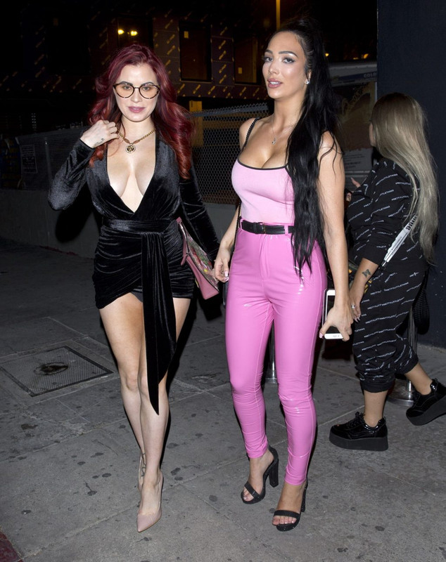 Carla-Howe-UpskirtStars.com-1-1024x1536 (22)