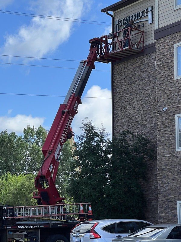 71E9C1EC-6941-496A-AC69-A5FF431504A1